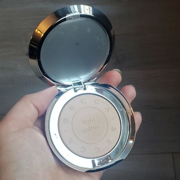 Becca Light Shifter Finishing Veil Powder - 2 Star Child - NEW - Picture 2 of 4